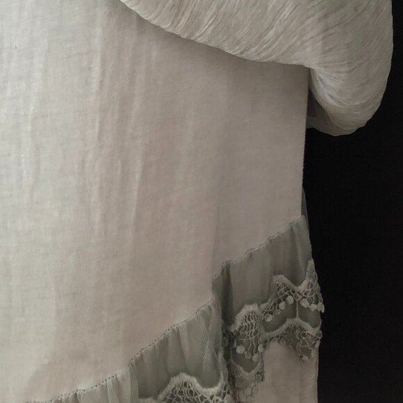 Gorgeous Italian Made Flowy Linen top: Size M/L - Picture 12 of 16